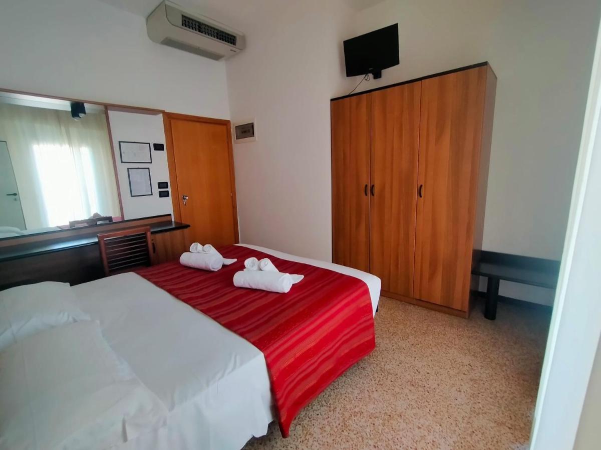 Ben Hur Torre Pedrera Rimini Bagian luar foto